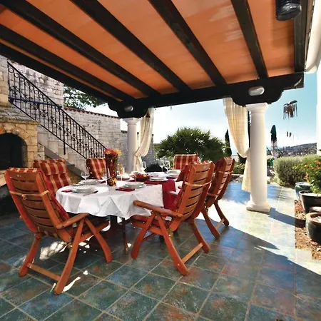 Дом отдыха Lovely In Izola With Kitchen Malija